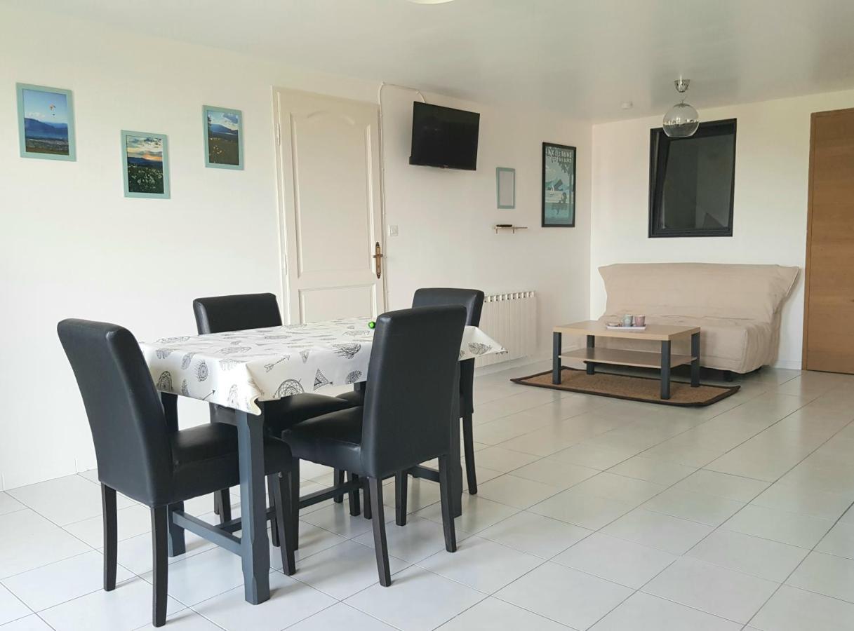 Appartement Independant Dans Maison Au Calme Pugny-Chatenod Экстерьер фото