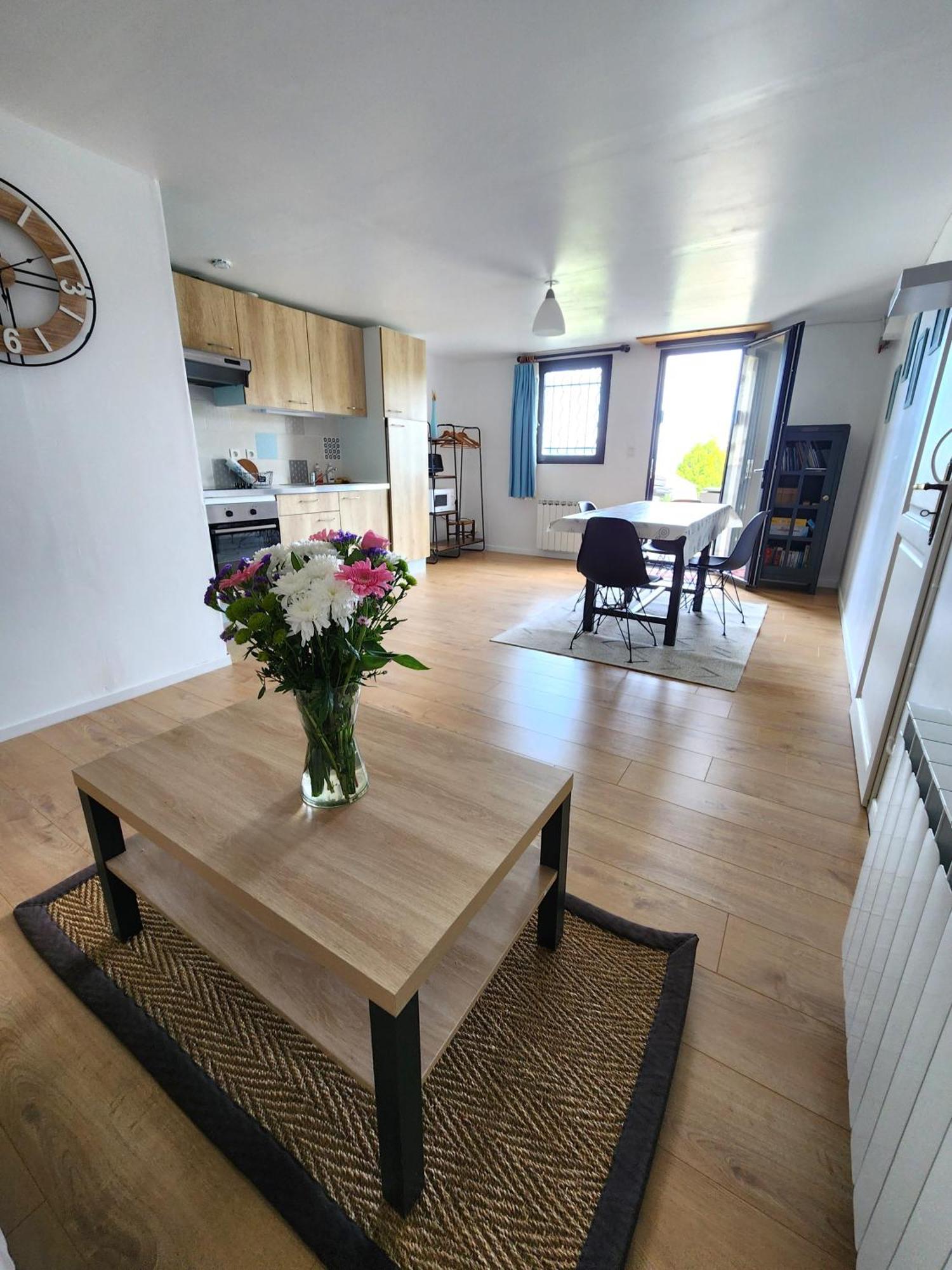 Appartement Independant Dans Maison Au Calme Pugny-Chatenod Экстерьер фото